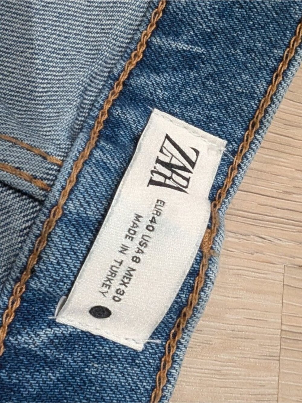 Zara Crystals & rhinestones  High-Rise Wide Leg Jeans with Sparkle - Picture 14 of 16